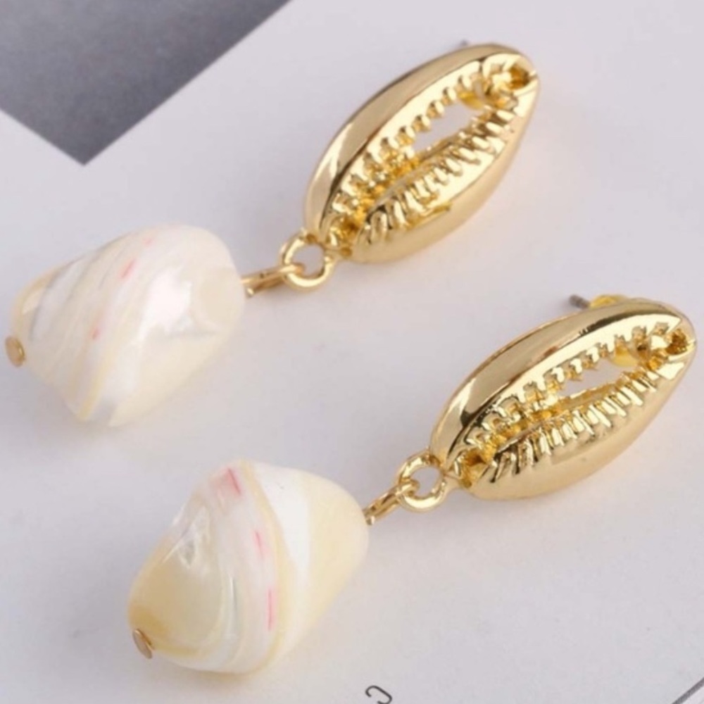 Mermaid natural shell gold stud post back dangle earrings - Picture 2 of 7